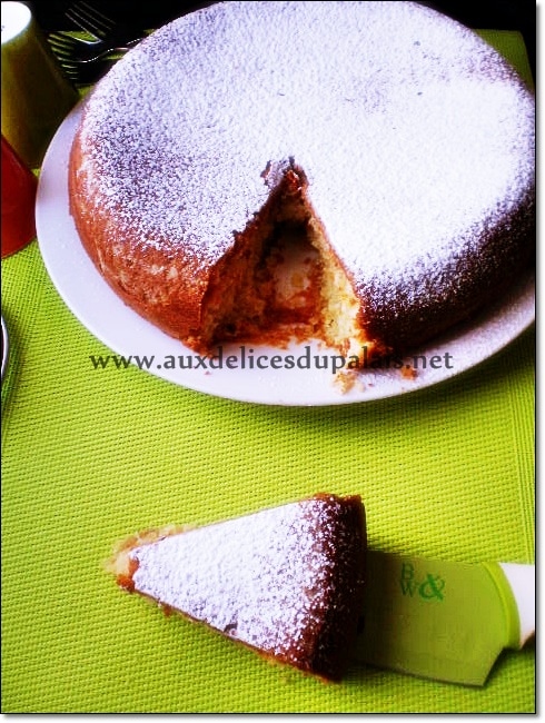 Gâteau fondant à la pâte d'amandes