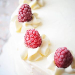 Layer cake aux framboises (gâteau à étages)