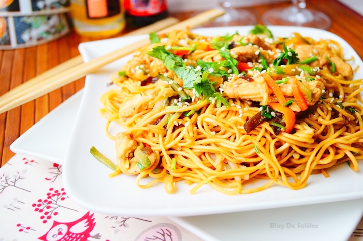 Recette: Nouilles Chinoises Sautées aux Légumes et au Poulet