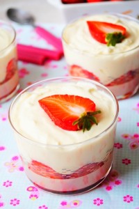 1-crème mascarpone aux fraises & à la rhubarbeDSC01903