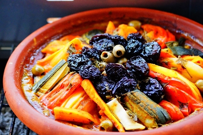 Tajine marocain aux légumes sans viande au barbecue