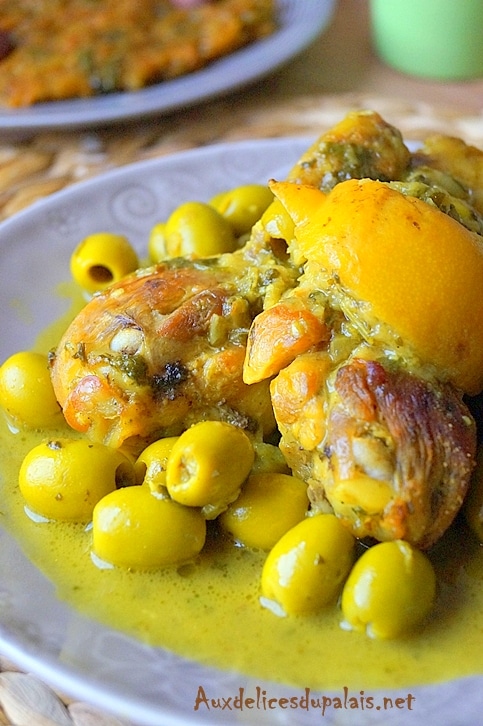 Tajine de poulet au citron confit et olives