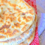 Naan pain indien aux graines de nigelle