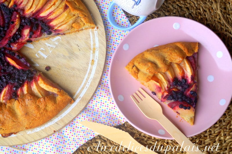 tarte rustique aux pommes amandes et myrtilles