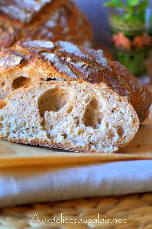 Pain cocotte bio au levain naturel et farine d'épeautre