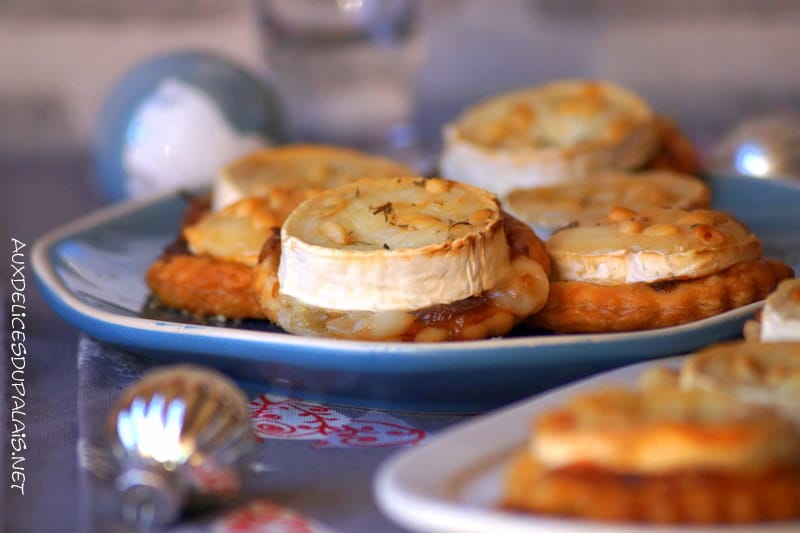 Feuilletés apéritifs au chèvre et confit d'oignon