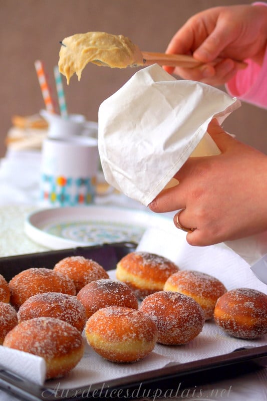 Beignets à la crème pâtissière