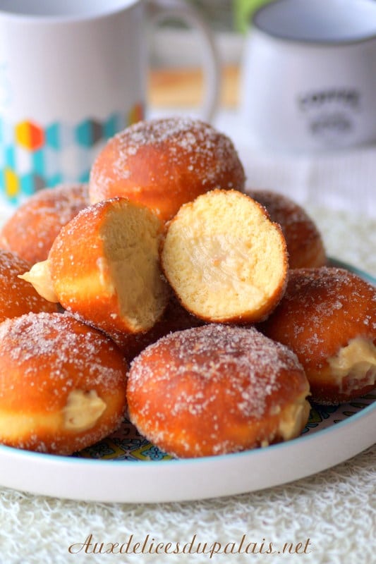 Beignets italiens à la crème pâtissière (bomboloni)