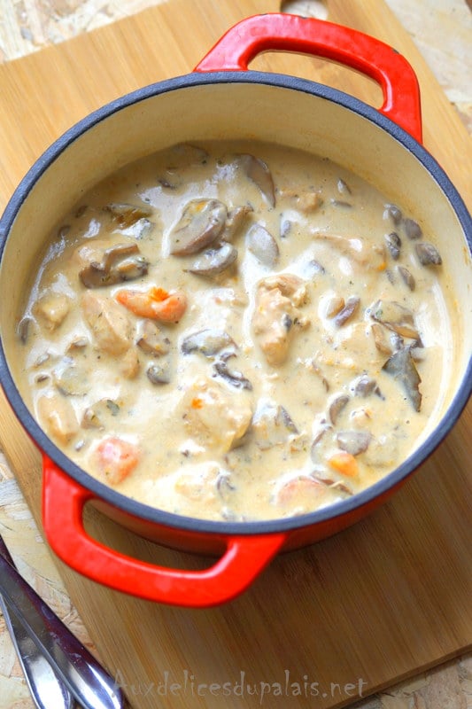 Poulet à la crème et aux champignons