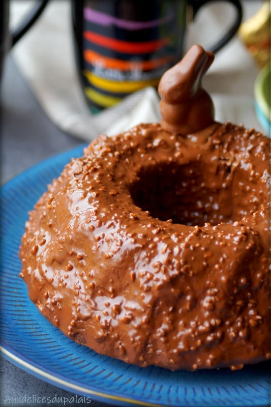 Cake au chocolat glaçage rocher praliné