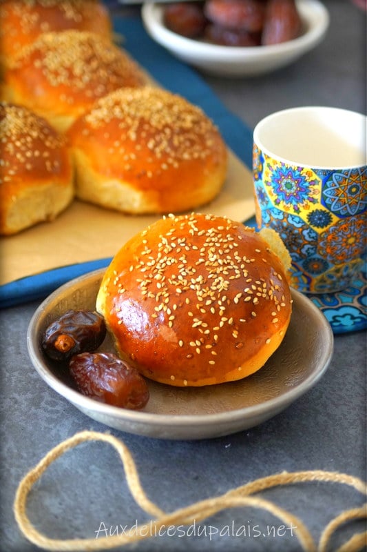 Krachel, brioche marocaine à l'anis et sésame