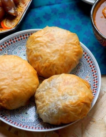 Pastilla marocaine au poulet et amandes (Bastila)