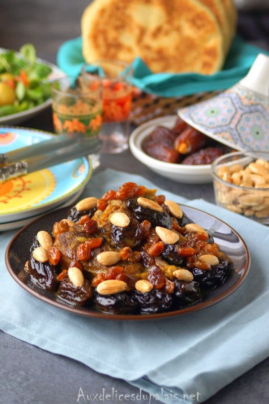 Tajine d'agneau aux pruneaux et raisins secs