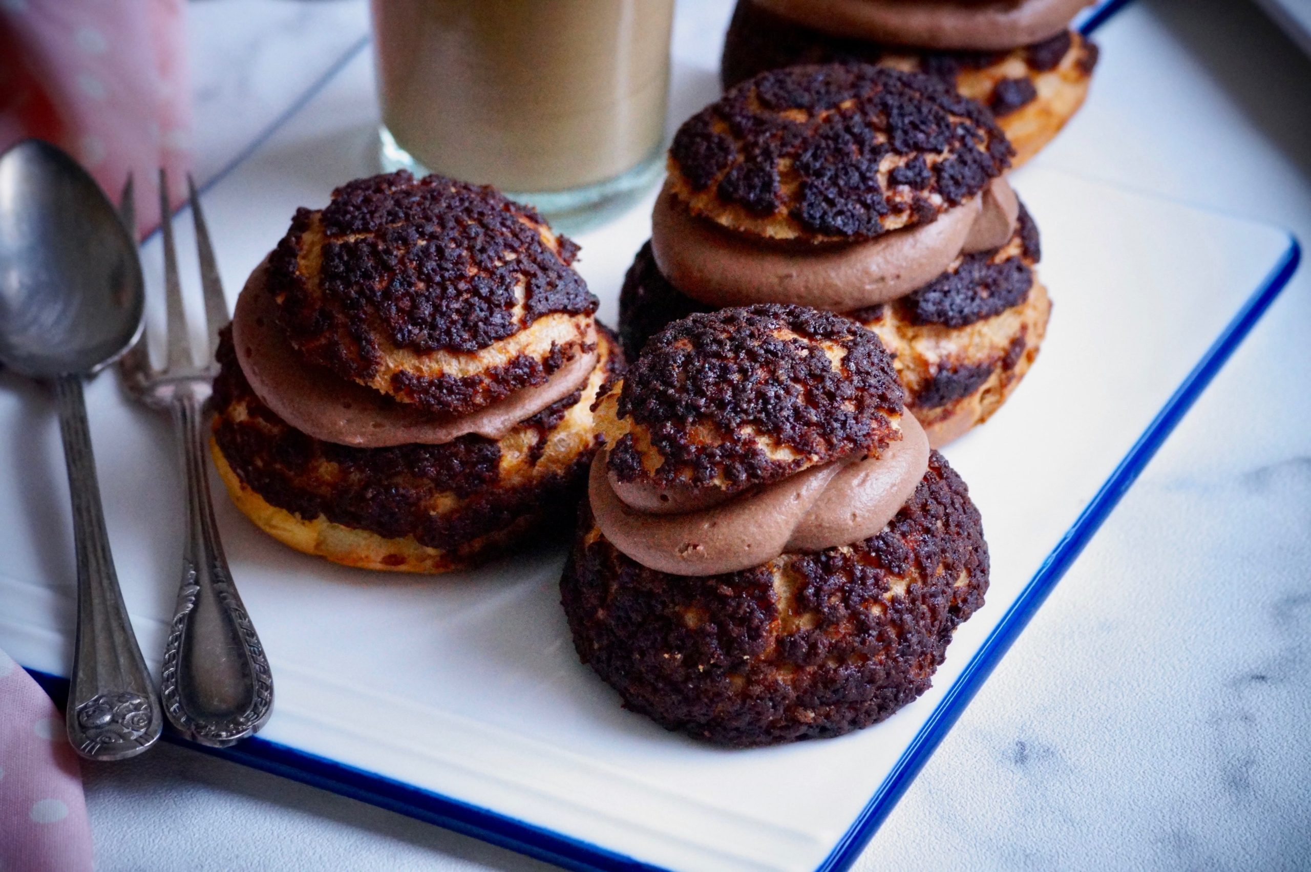 Choux craquelin au chocolat