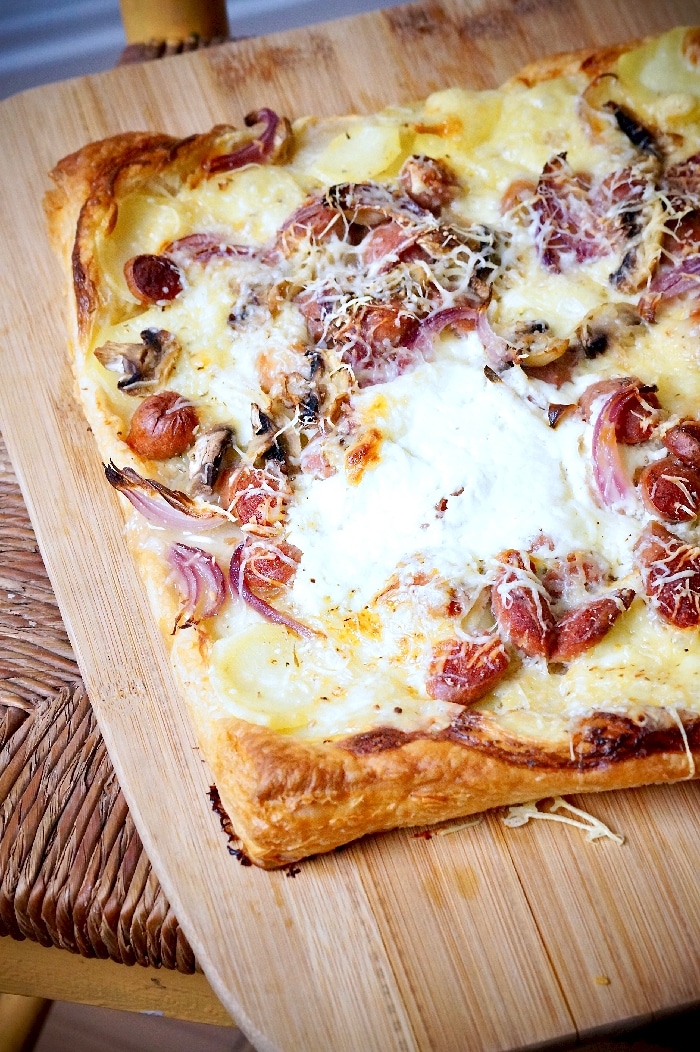 Tarte feuilletée pomme de terre saucisse champignon
