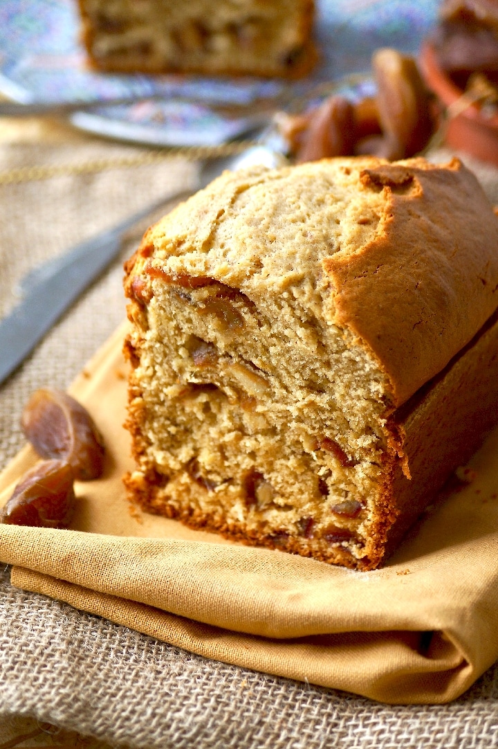 Cake aux dattes à la fleur d'oranger