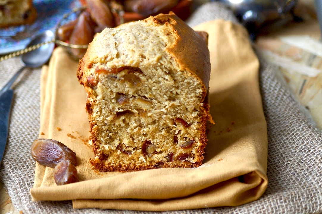 Cake aux dattes à la fleur d'oranger