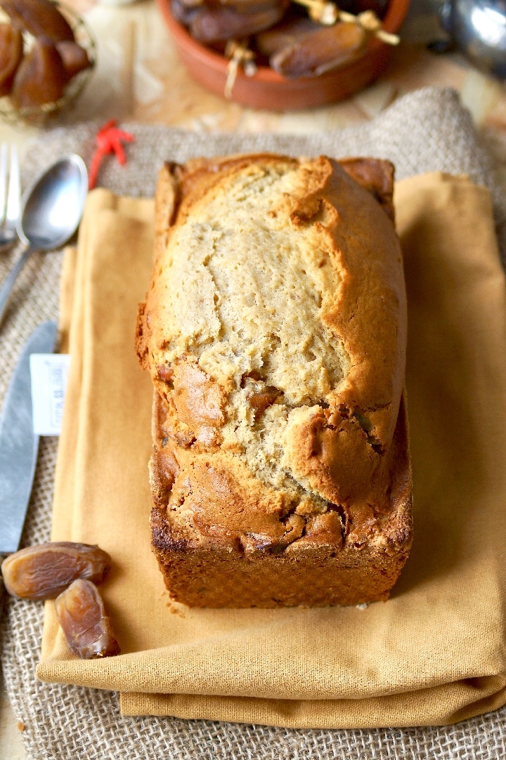 Cake aux dattes à la fleur d'oranger