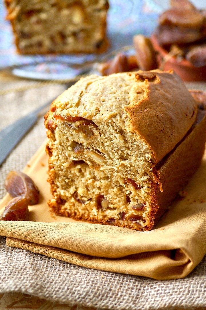 Cake aux dattes à la fleur d'oranger