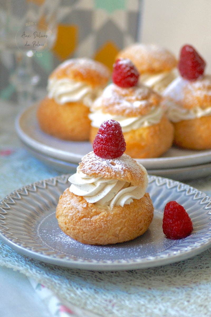 choux craquelin à la crème vanille framboise