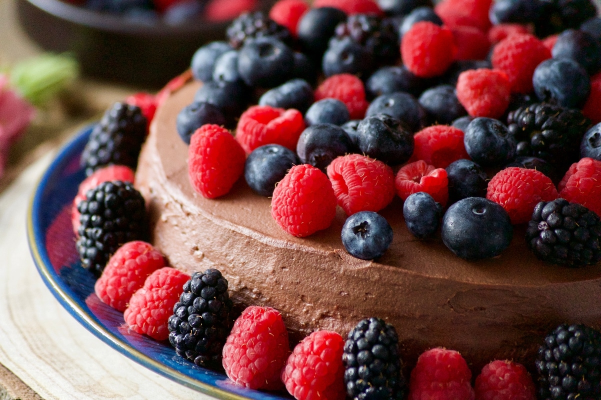 Gateau Genoise Noisette A La Ganache Au Chocolat Aux Delices Du Palais