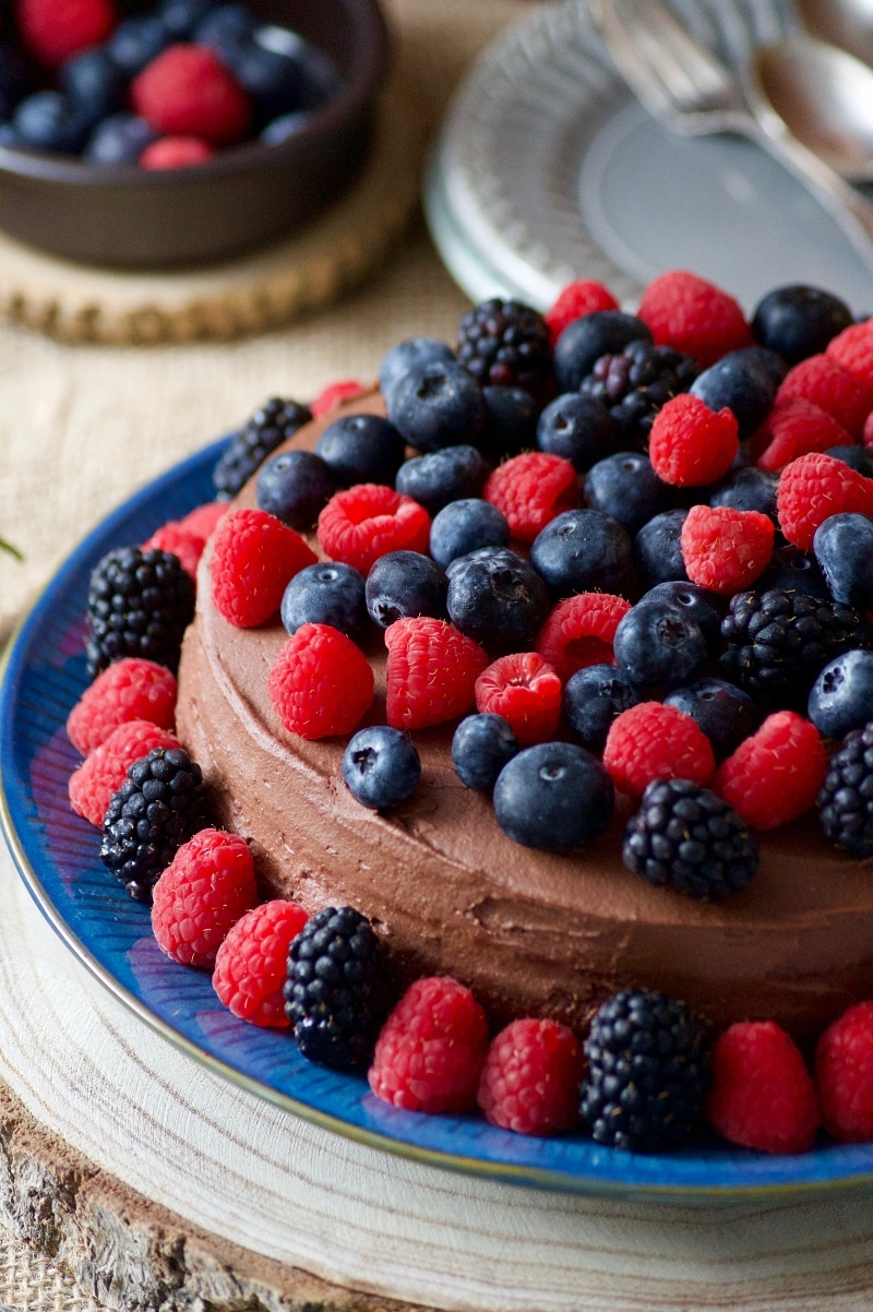 Gâteau ganache au chocolat aux fruits rouges