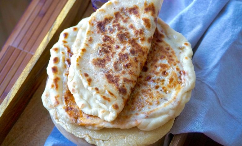 Naan pain indien à la viande hachée