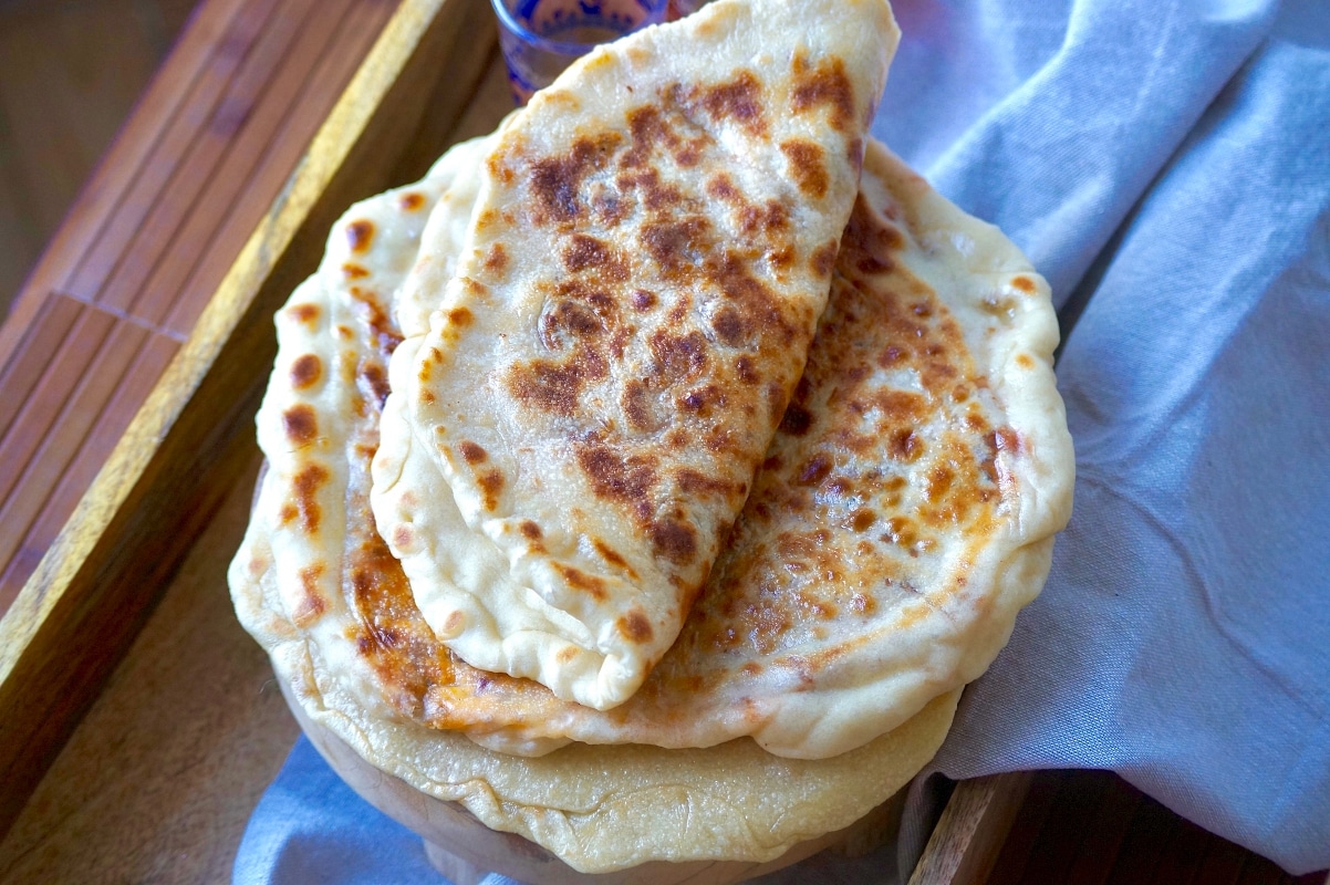 Naan pain indien à la viande hachée