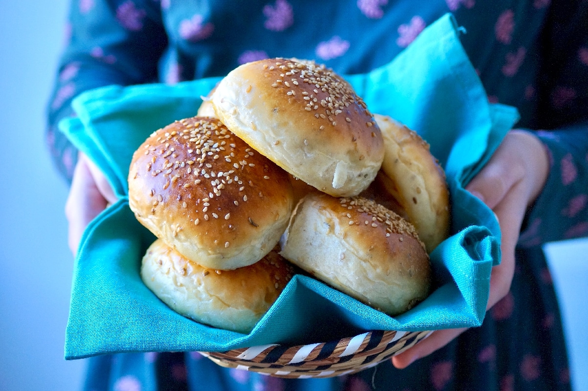 Brioche ultra moelleuse à l’anis et sésame (Krachel)