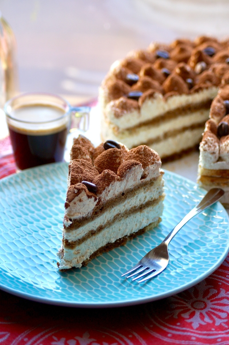 Layer cake Tiramisu (gâteau à étages)