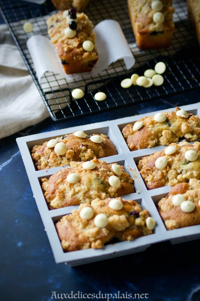 mini-cakes myrtilles crumble et pépites de chocolat blanc