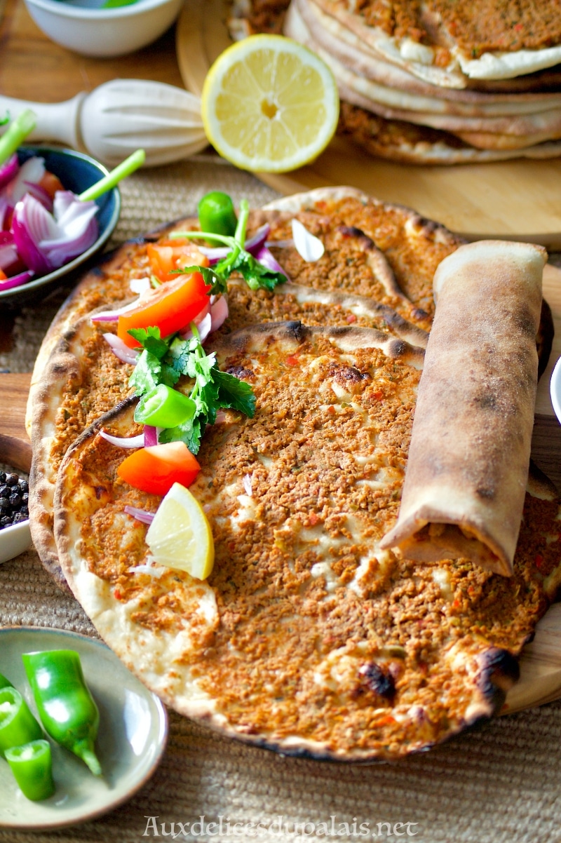 Lahmacun, pizza turque