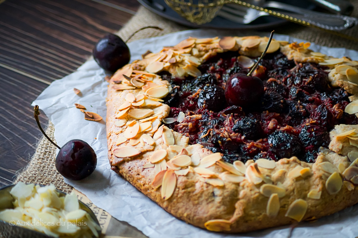 Tarte aux cerises rustique aux amandes