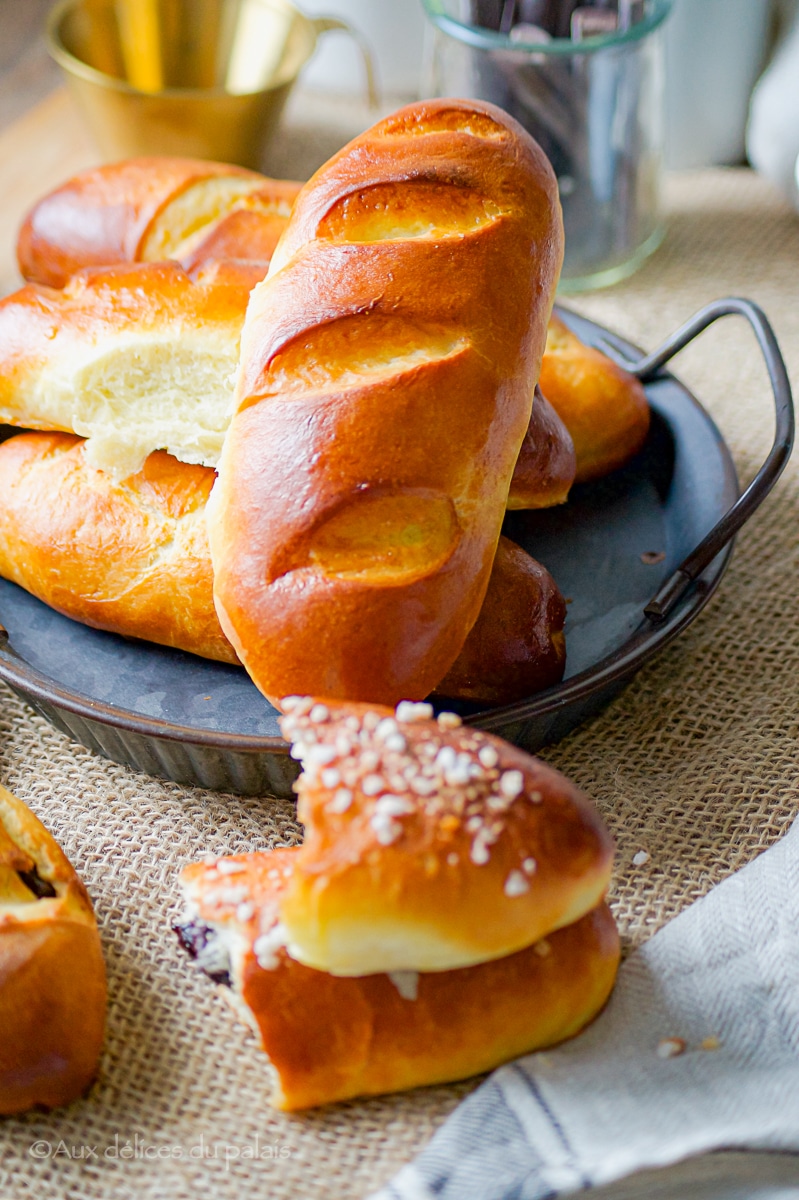 Petits pains au chocolat briochés (chocolatine) · Aux délices du palais