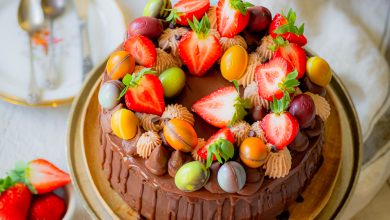 Layer cake au chocolat et aux fraises