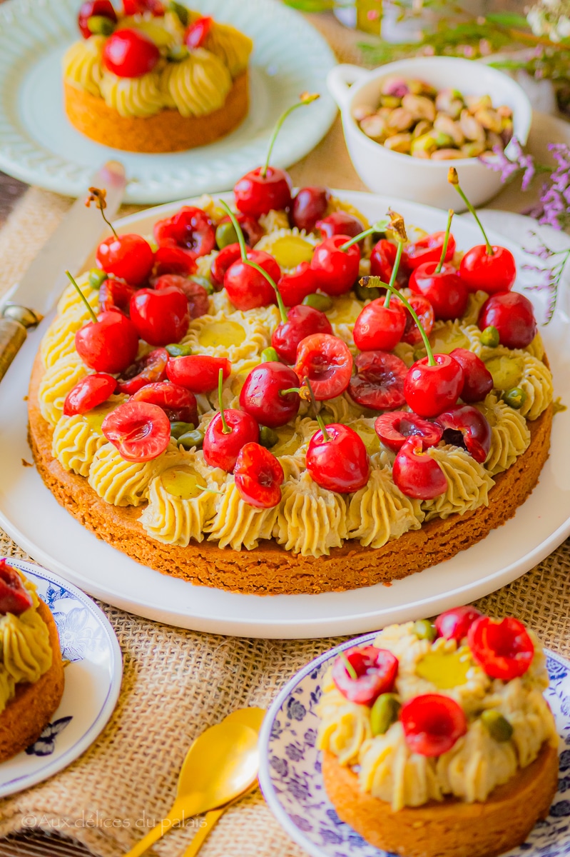 tarte aux cerises crème pâtissière pistaches