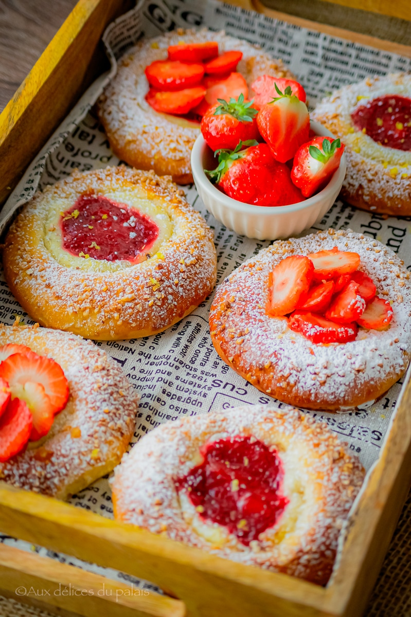 brioche à la crème vanille et fraises