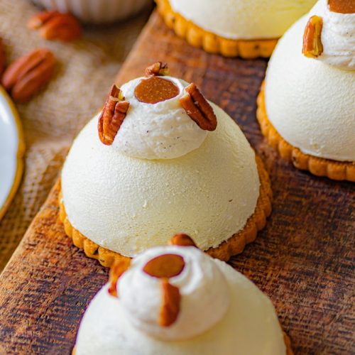 Entremets vanille caramel et noix pécan