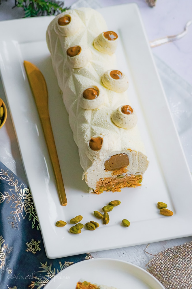 Bûche espérance Pistache Myrtille Vanille Tahitensis - Recettes -  Délice&Création