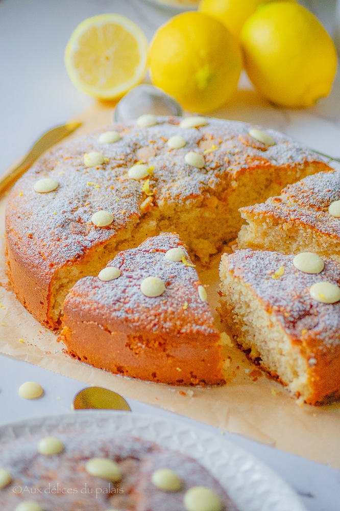 Gâteau moelleux au citron et chocolat blanc