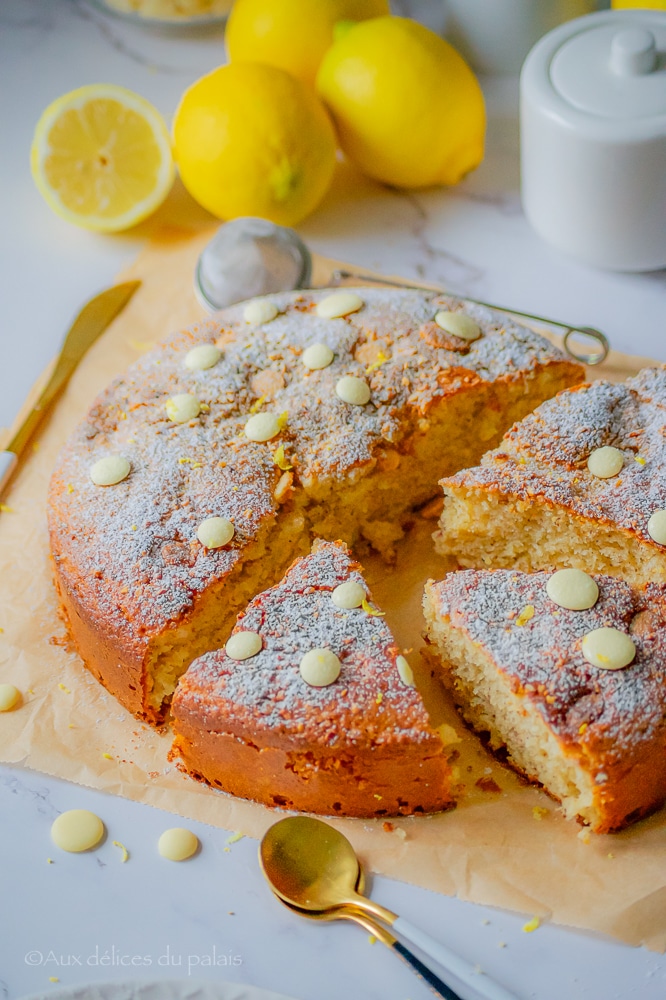 Gâteau moelleux au citron et chocolat blanc