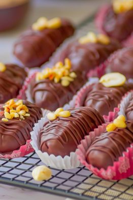 Dattes au chocolat fourrées au beurre de cacahuètes