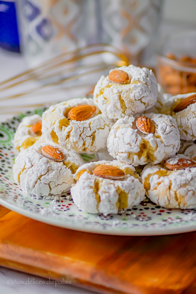 Recette Petits gâteaux aux amandes - La cuisine familiale : Un plat, Une  recette