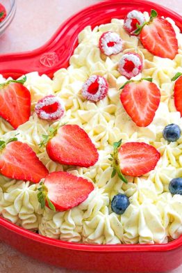 Gâteau moelleux aux fruits rouges ganache vanille