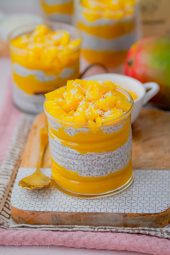 Pudding de chia au lait de coco et mangue