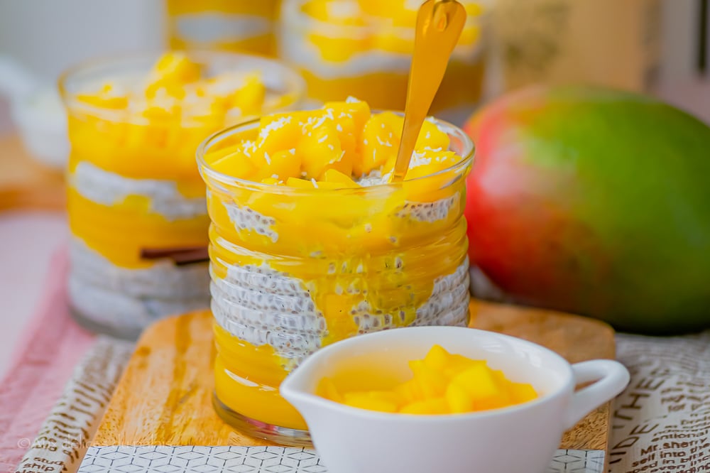 Pudding de chia au lait de coco et mangue