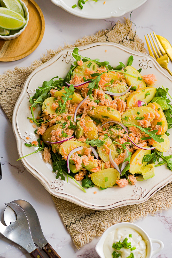 Salade de pommes de terre, avocat et saumon fumé