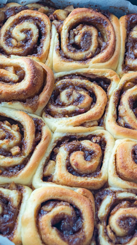 Cinnamon rolls brioche roulée aux pommes et caramel