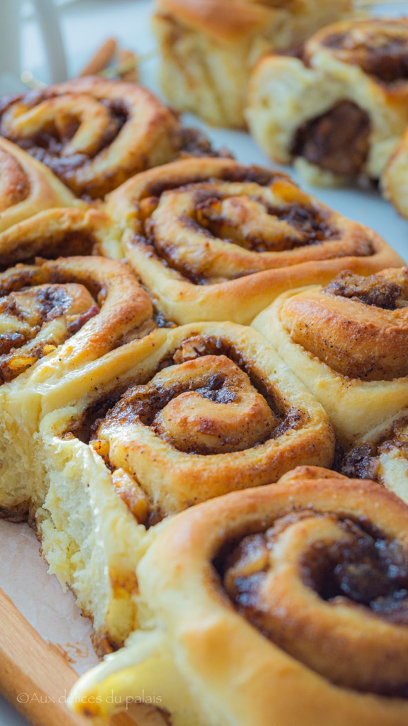 Cinnamon rolls brioche roulée aux pommes et caramel