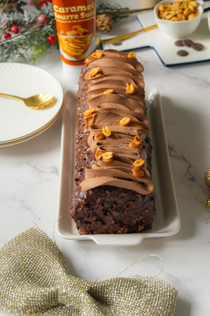 Bûche cacahuète chocolat et caramel